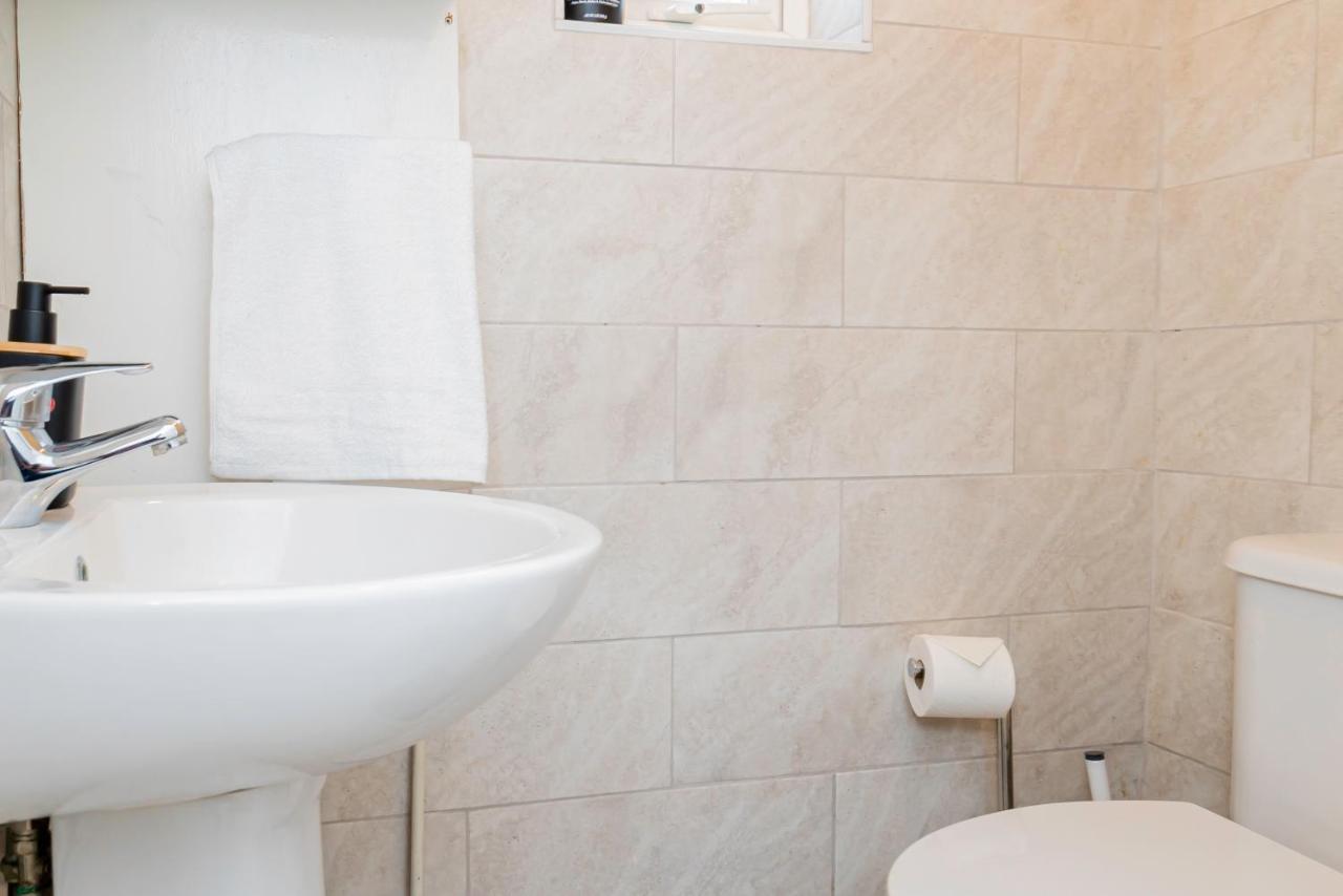 Charming 2-Bedroom Flat With A Garden And Free Parking At Abingdon オックスフォード エクステリア 写真