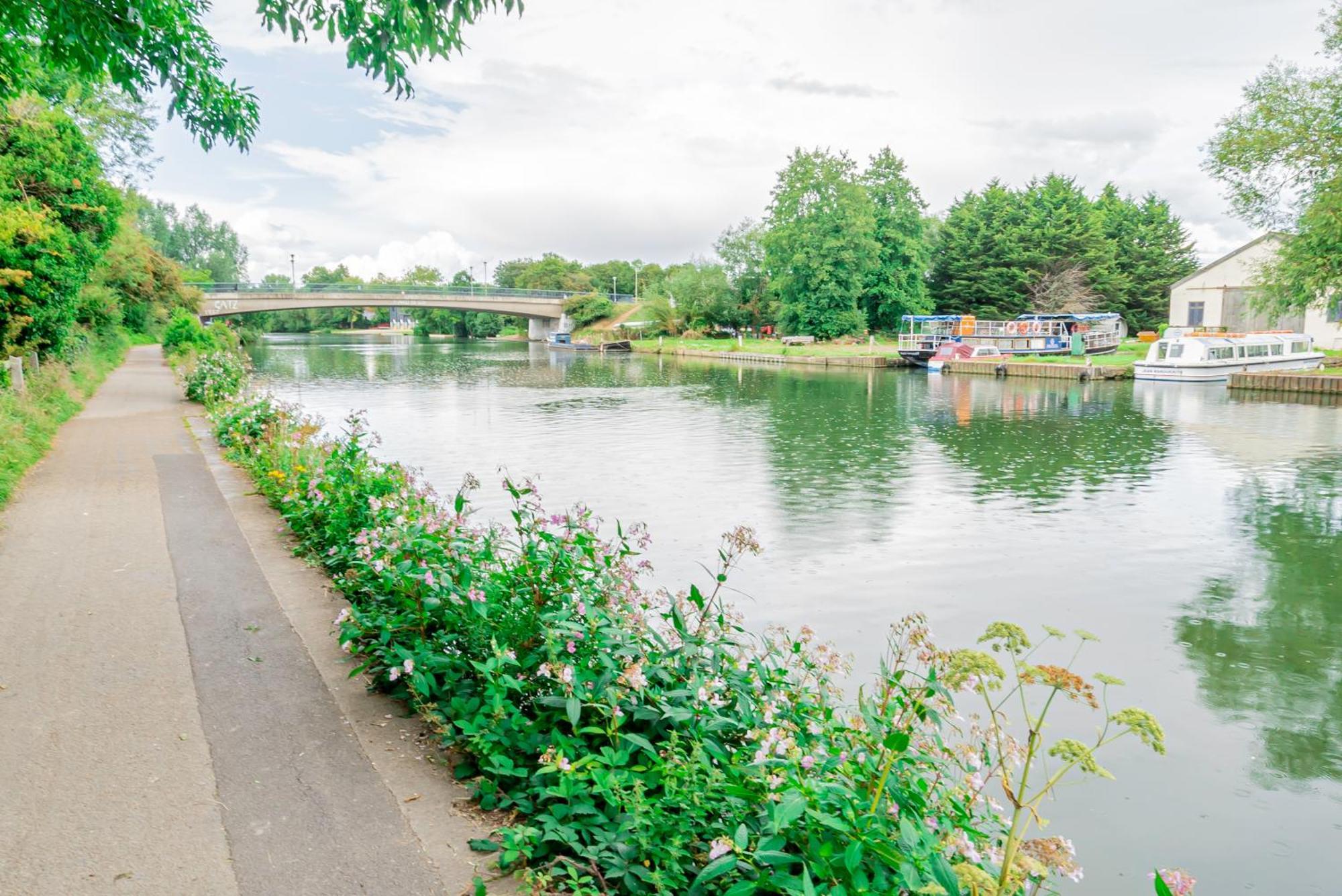 Charming 2-Bedroom Flat With A Garden And Free Parking At Abingdon オックスフォード エクステリア 写真